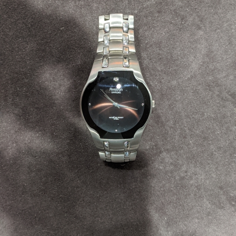 Vintage Y2K Armitron Diamond watch Silver Black Classic - Picture 2 of 4